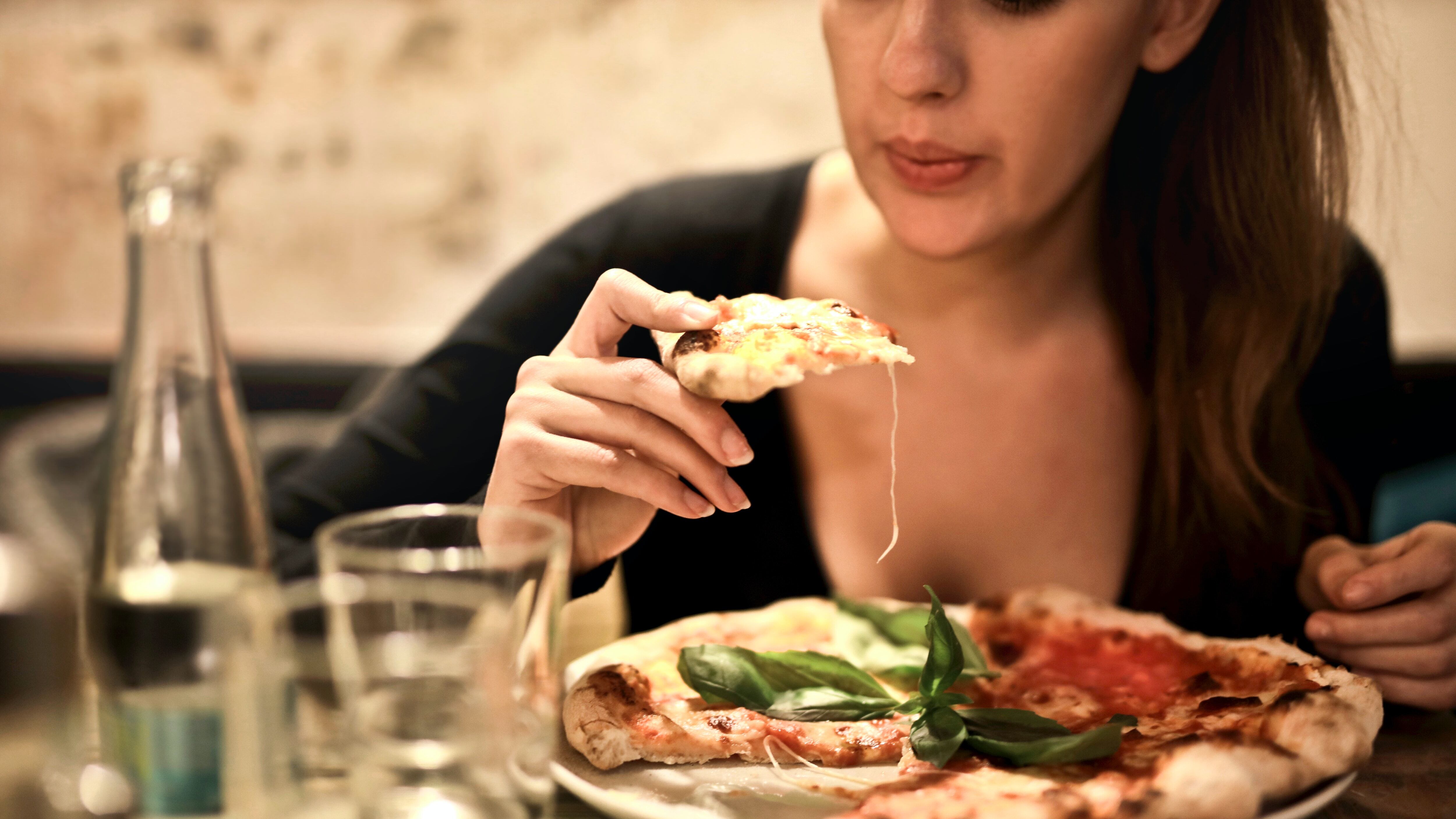 Fame emotiva, quel bisogno spasmodico di cibo