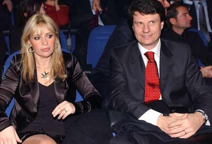 Alessandra Mussolini al mare con il marito 8