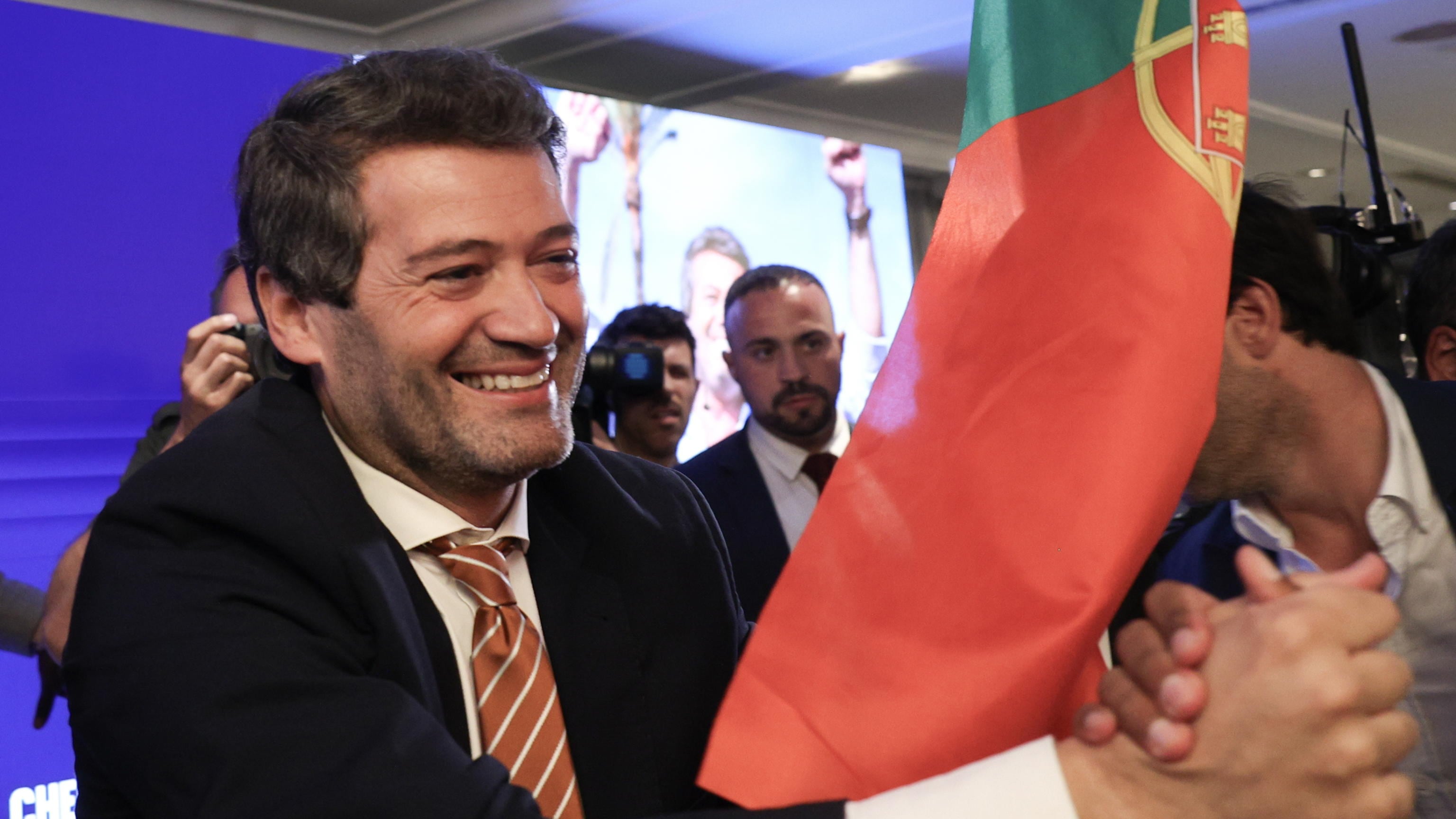 Il centrodestra vince, boom estremista. Ma non c'è maggioranza: rischio caos