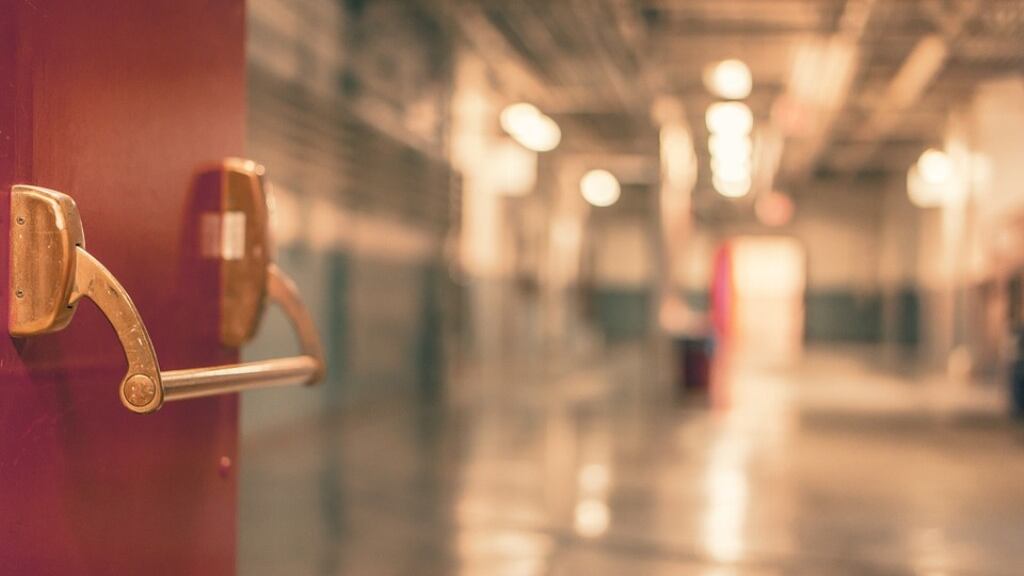 Per i medici ha l'asma e invece è un tumore ai polmoni: muore bimba di due anni