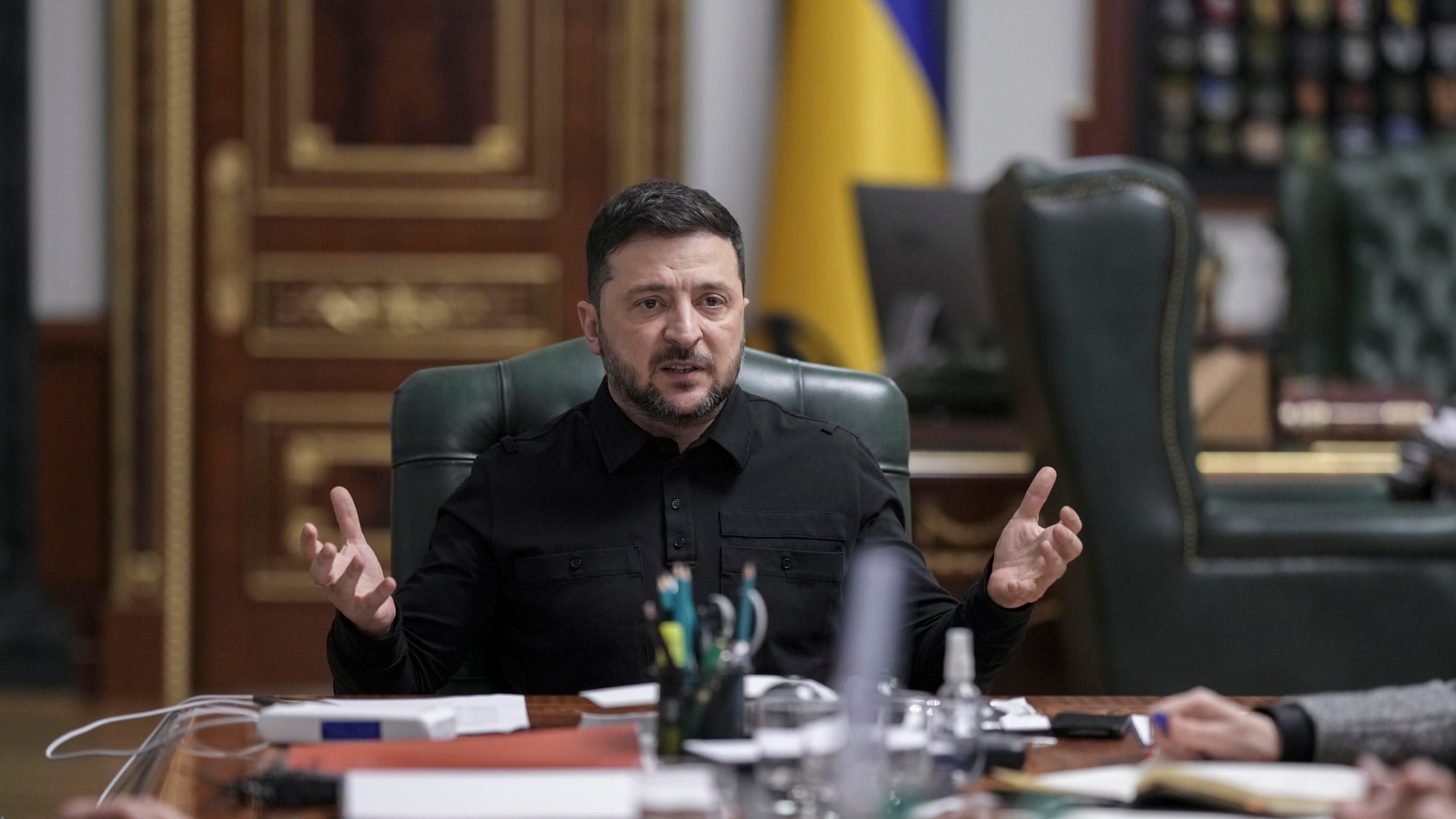 Il piano Trump per l'Ucraina mette Zelensky all'angolo: ecco perché
