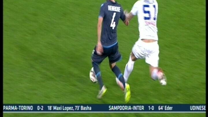 Gol di Pinilla al Napoli, il capo degli arbitri: "Mi dicono sia un errore"