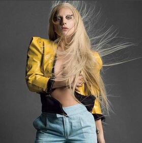 Billboard: Lady Gaga a seno nudo donna dell'anno 3