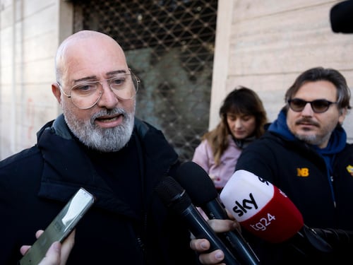 Bonaccini va a Mirafiori. Ma finisce contestato pure dai sindacati