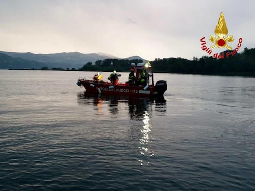 Paura sul Lago Maggiore, barca si ribalta causa maltempo: un morto e 3 dispersi