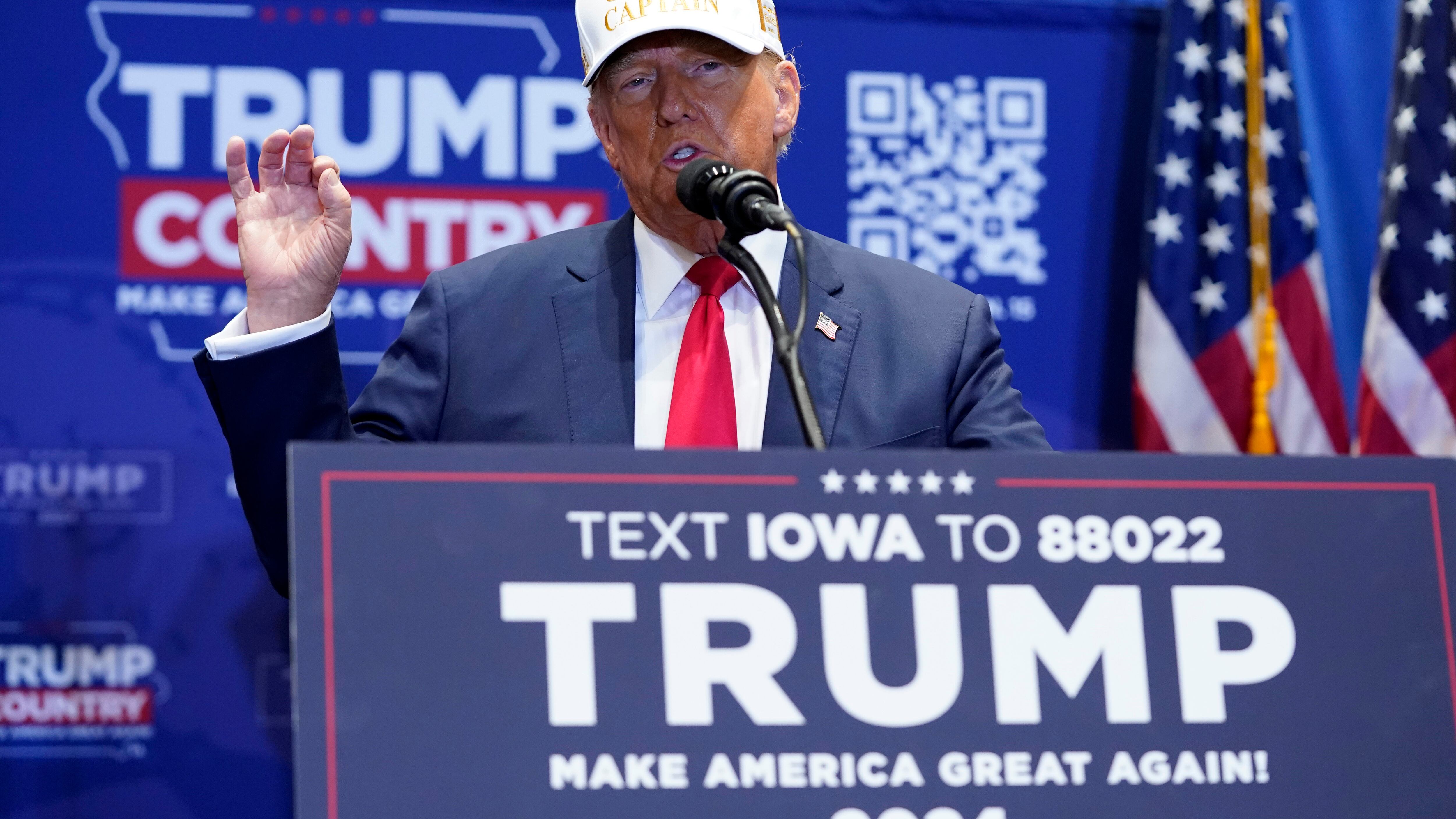 Trump trionfa in Iowa. DeSantis secondo, ma staccato di 30 punti