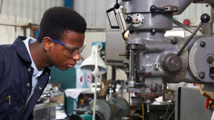 Lavoro, i giovani italiani sostituiti da quelli stranieri