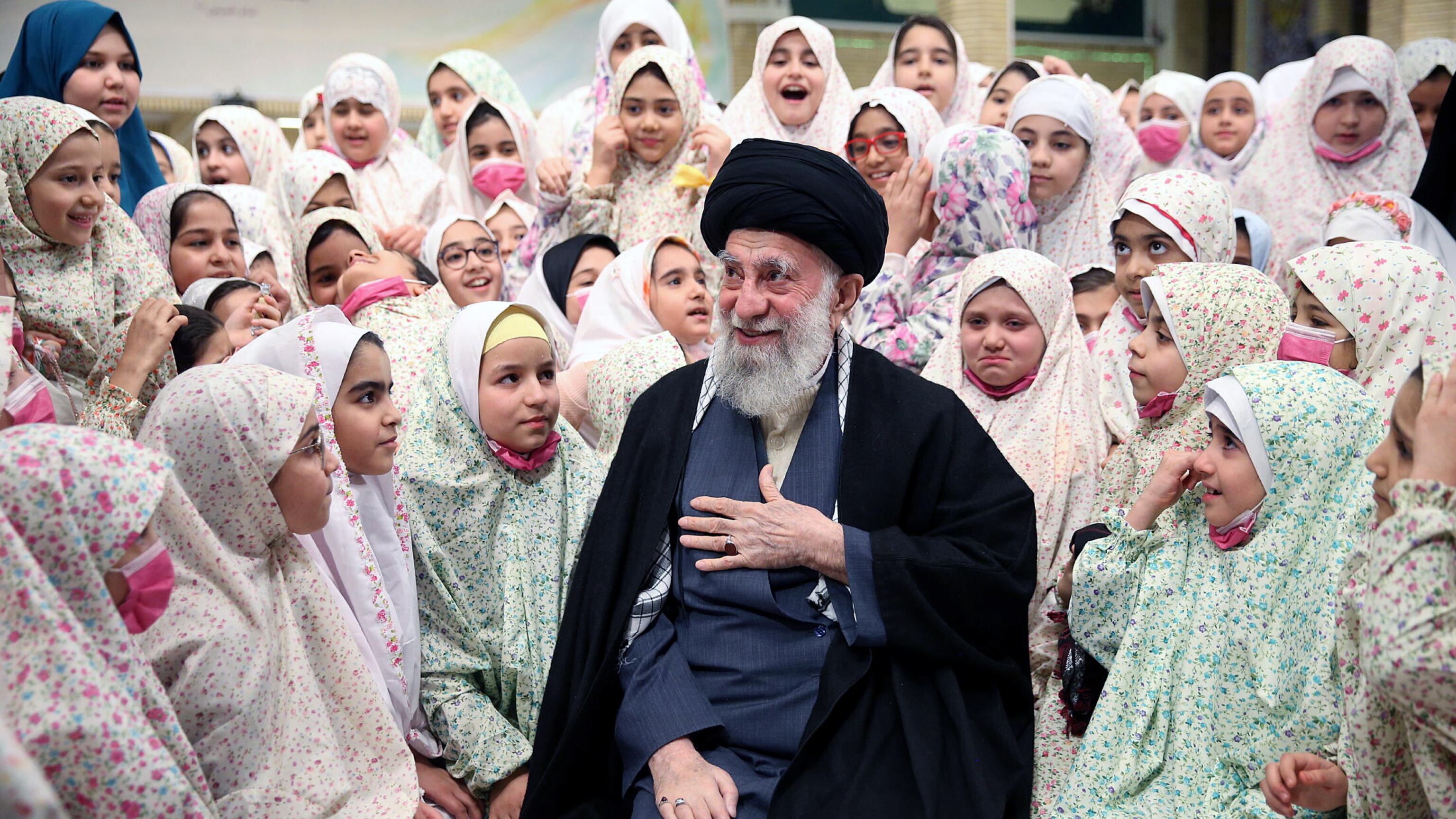 Così l'islam femminicida elogia la donna