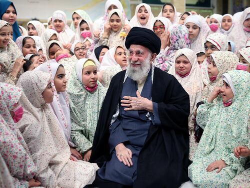 L'Occidente succube dei ricatti. Intese e fondi rafforzano Teheran
