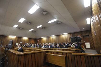 Pistorius, le foto choc del delitto 6