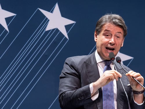 Il Campo largo della propaganda: corsa a speculare sui prezzi alle stelle