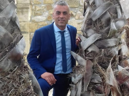 Li rimprovera in auto e lo massacrano di botte, fermati due fratelli a Partinico