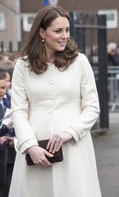 Kate Middleton incinta, gli scatti della gravidanza 19