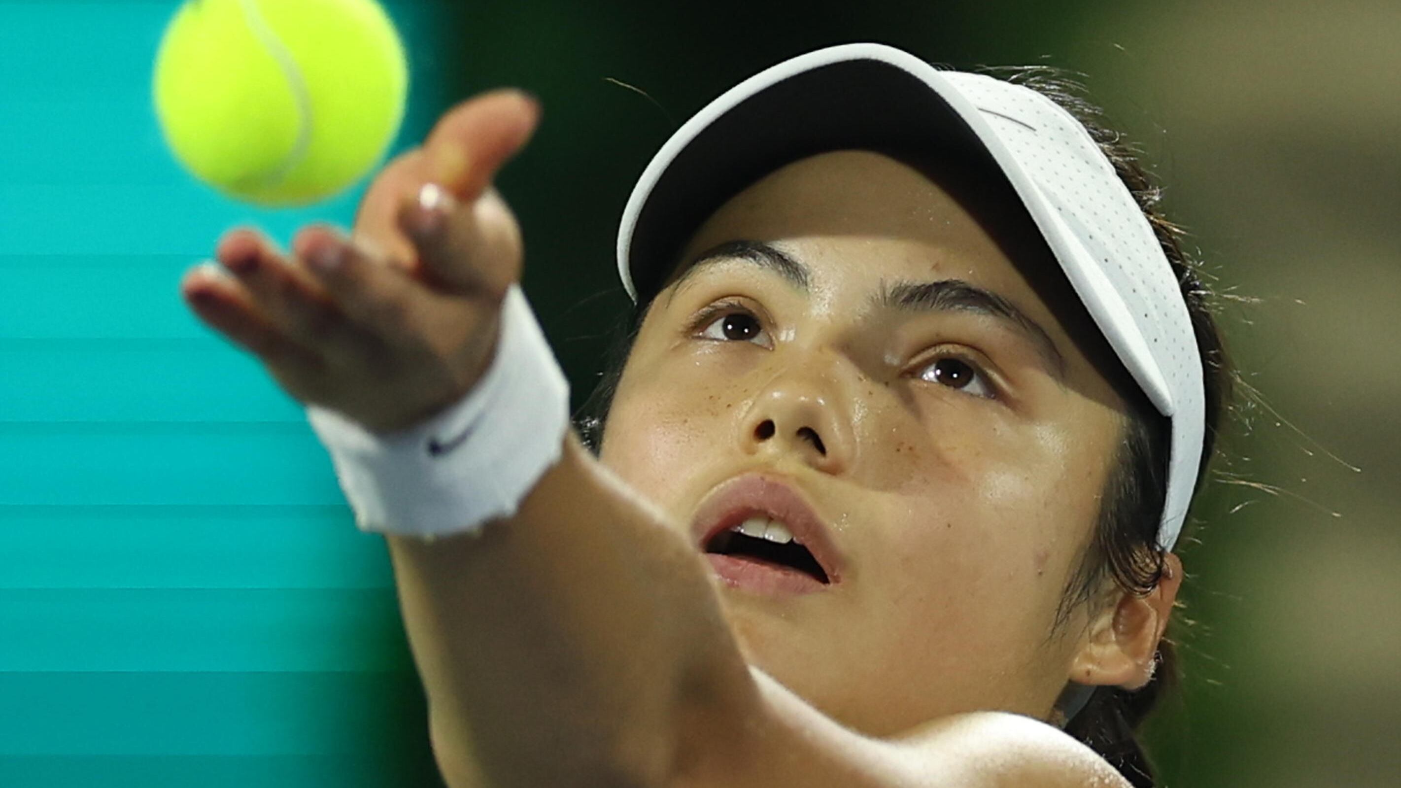 Raducanu nella storia del tennis: blocca il match e fa arrestare il suo stalker