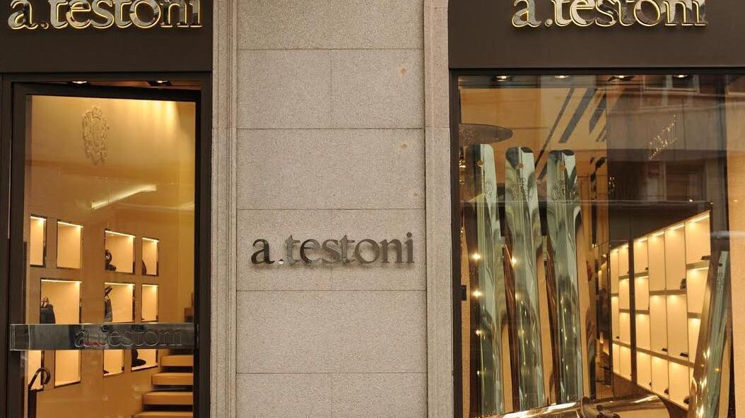 Festa in Montenapoleone per il nuovo negozio Testoni