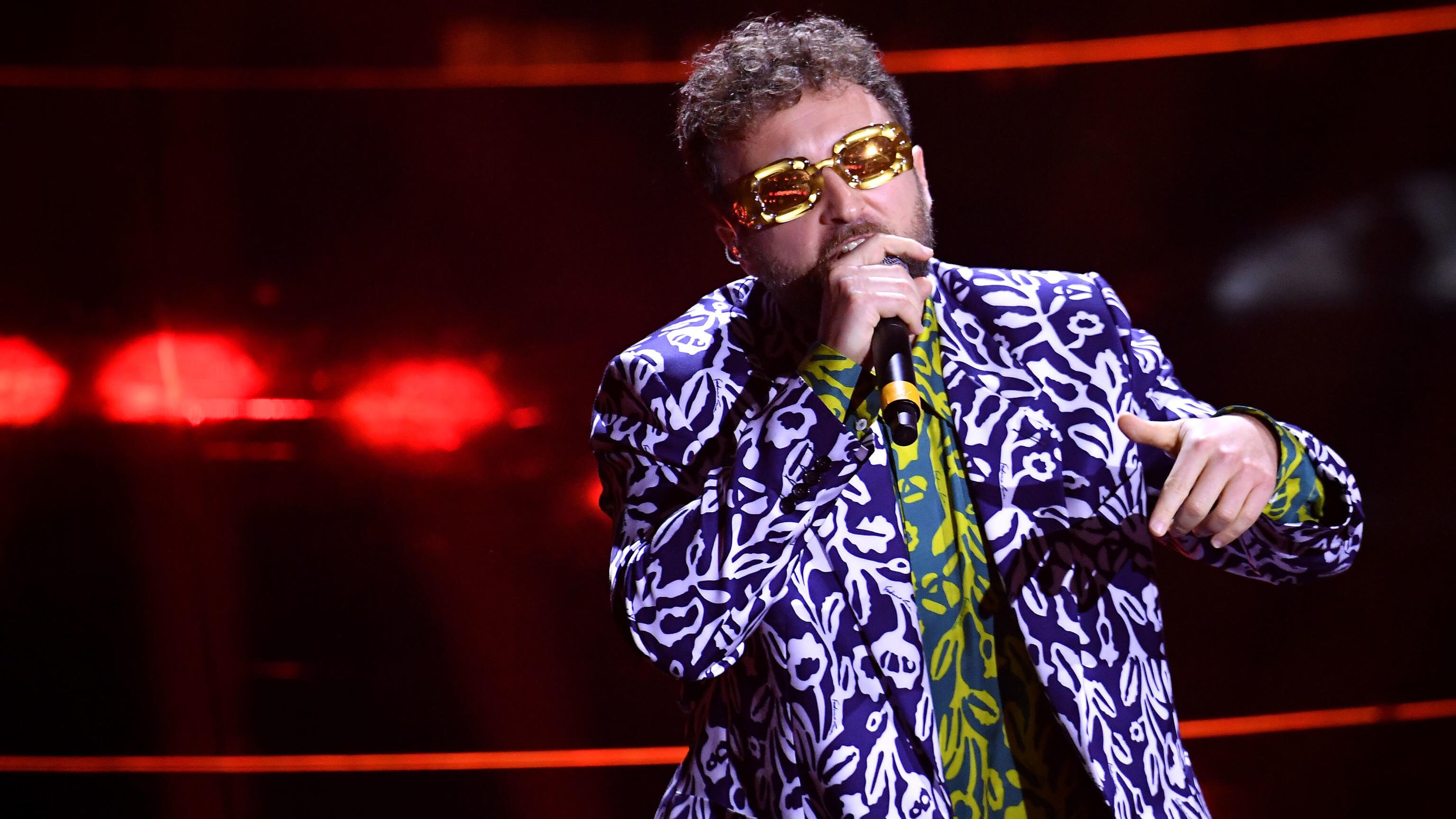 La "spintarella" di Fedez per Dargen D'Amico: scoppia il caso