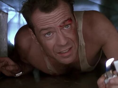Il sindaco fa il verso a Bruce Willis e il messaggio di Natale diventa virale