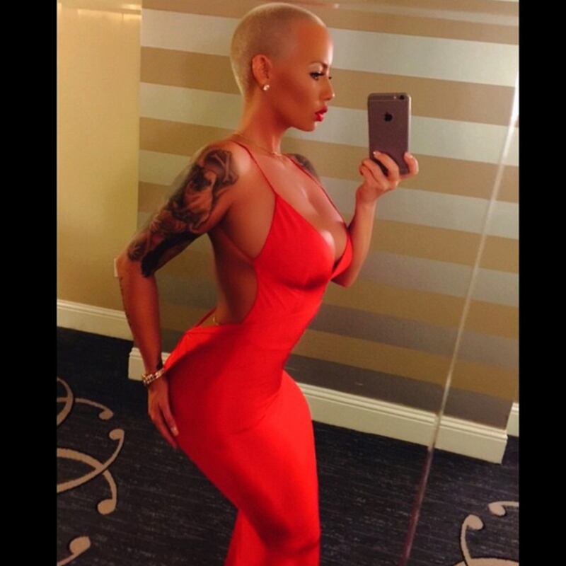 Amber Rose: scatti hot in monokini su Instagram 10