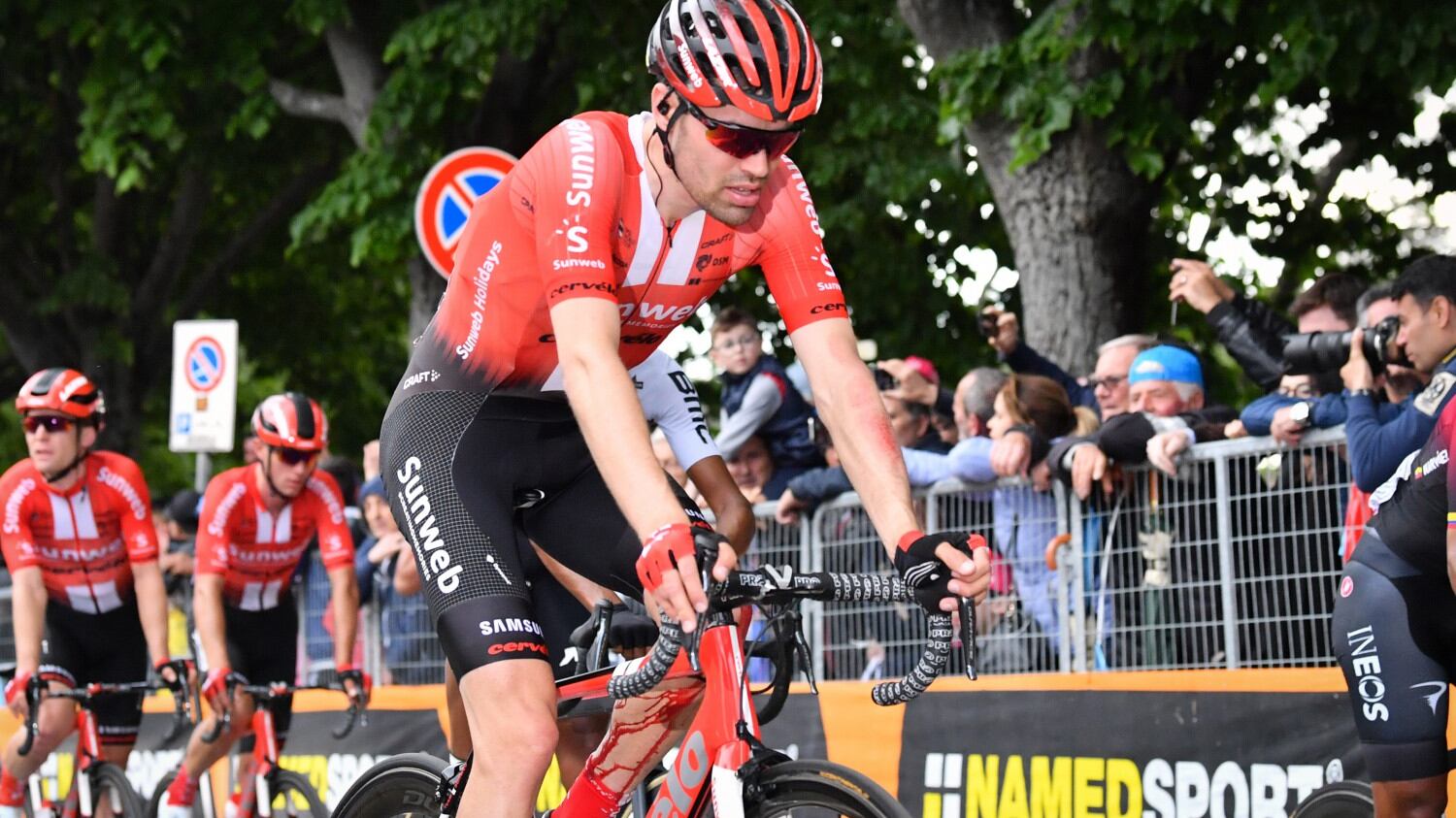 Giro d'Italia, Dumoulin non ce la fa: l'olandese si ritira