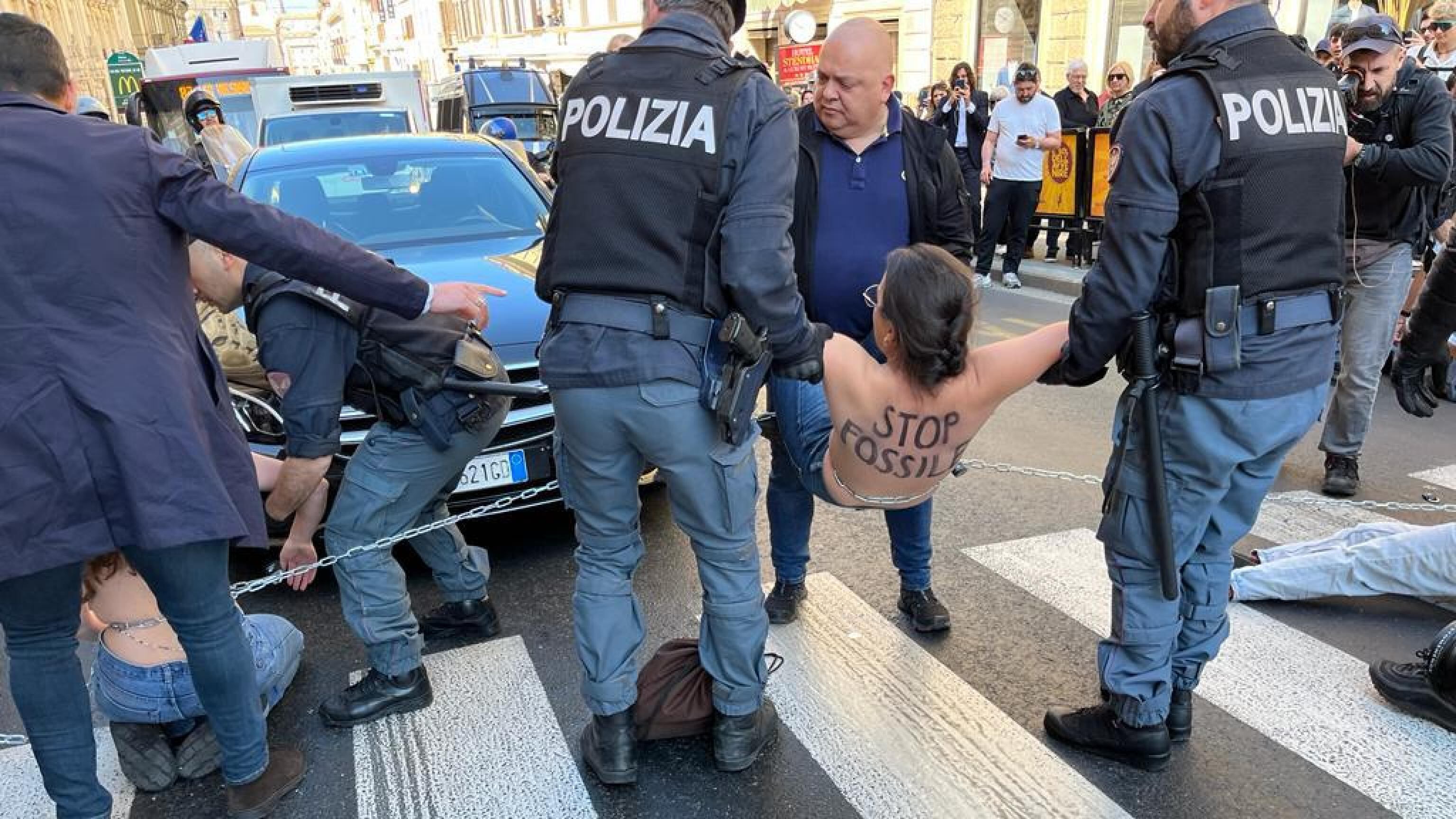 Il dispositivo di sicurezza rovina il blitz agli ecovandali