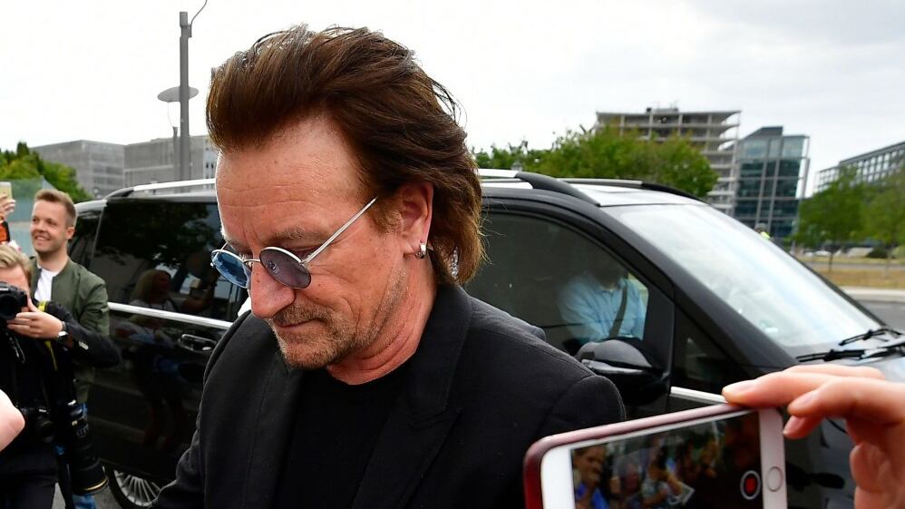 Bono rassicura i fan: "Torno a cantare"