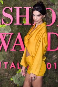 Emily Ratajkowski, scatto malizioso per i fan 5