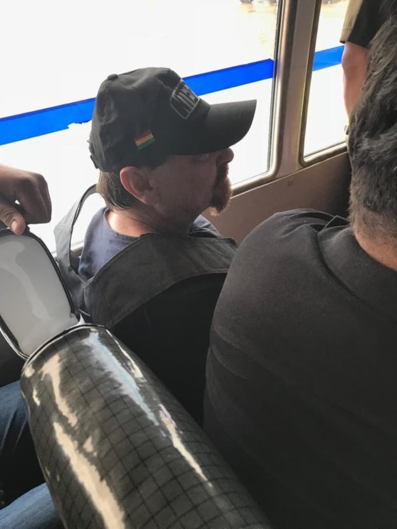 Bolivia, Battisti sale sull'aereo diretto a Roma 2