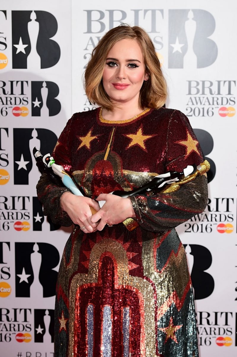 Adele, la regina dei Brit Awards 2016: foto 4