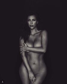 Emily Ratajkowski e Kim Kardashian in topless 19