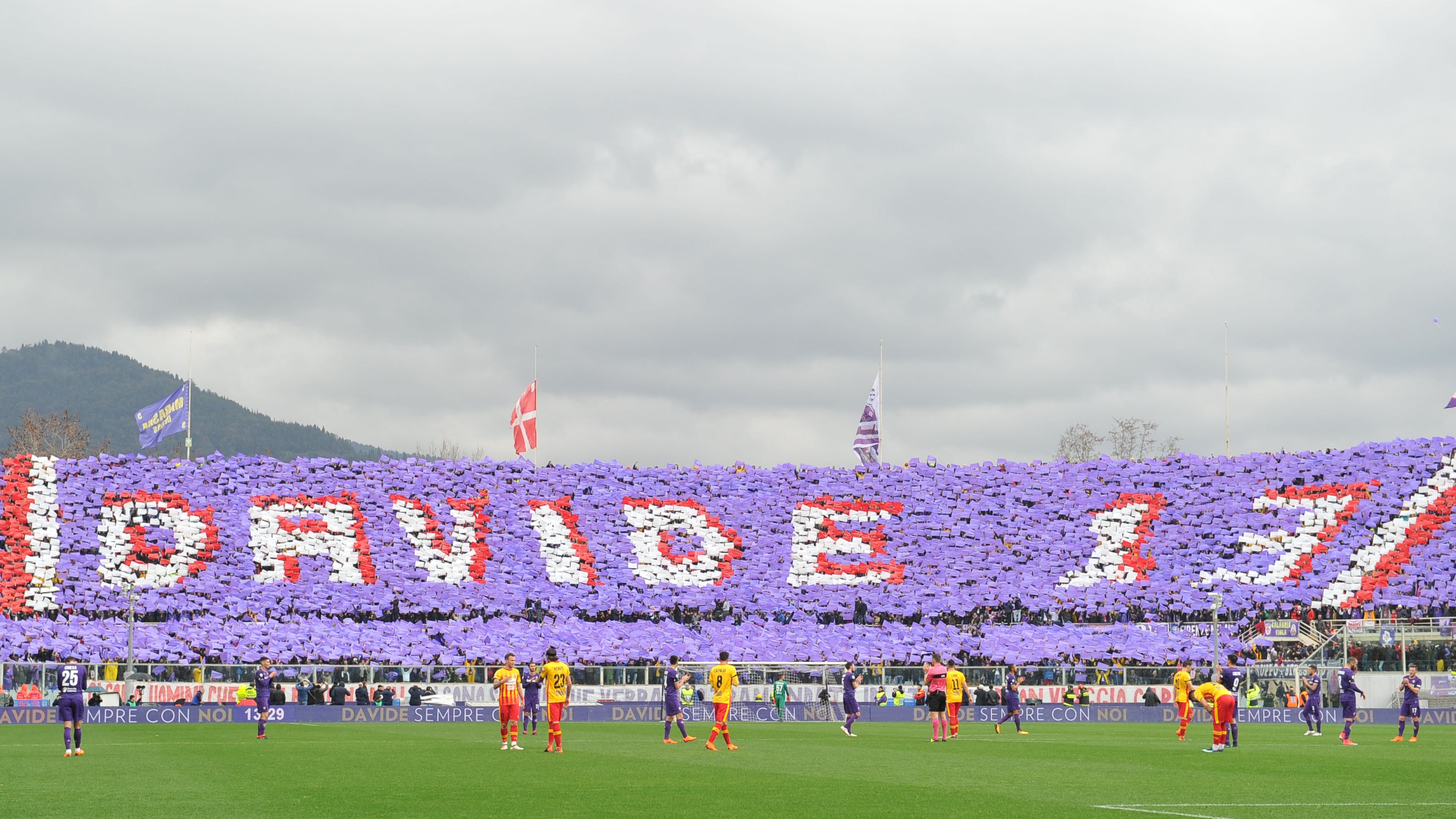 La Fiorentina ricorda Astori al concerto di Jovanotti: "Le tue parole hanno grande valore"