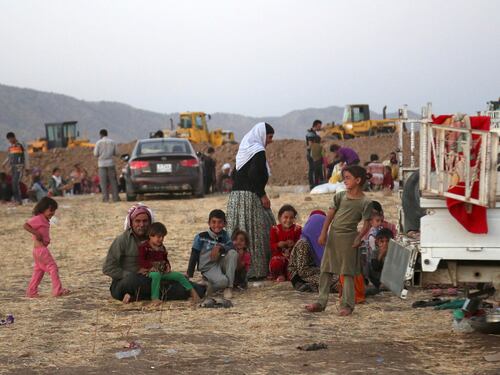 Iraq, continuano i raid sullo Stato islamico. Uccisi almeno 500 yazidi
