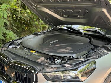 BMW i5 Touring eDrive40: guarda la gallery della Station Wagon elettrica da 340 CV 16