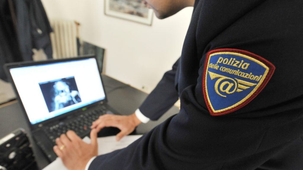 Il ricatto, si fingeva donna in chat e alle vittime chiedeva solo bitcoin