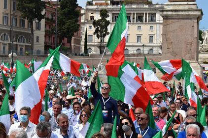 Manifestazione del centrodestra contro Conte 1
