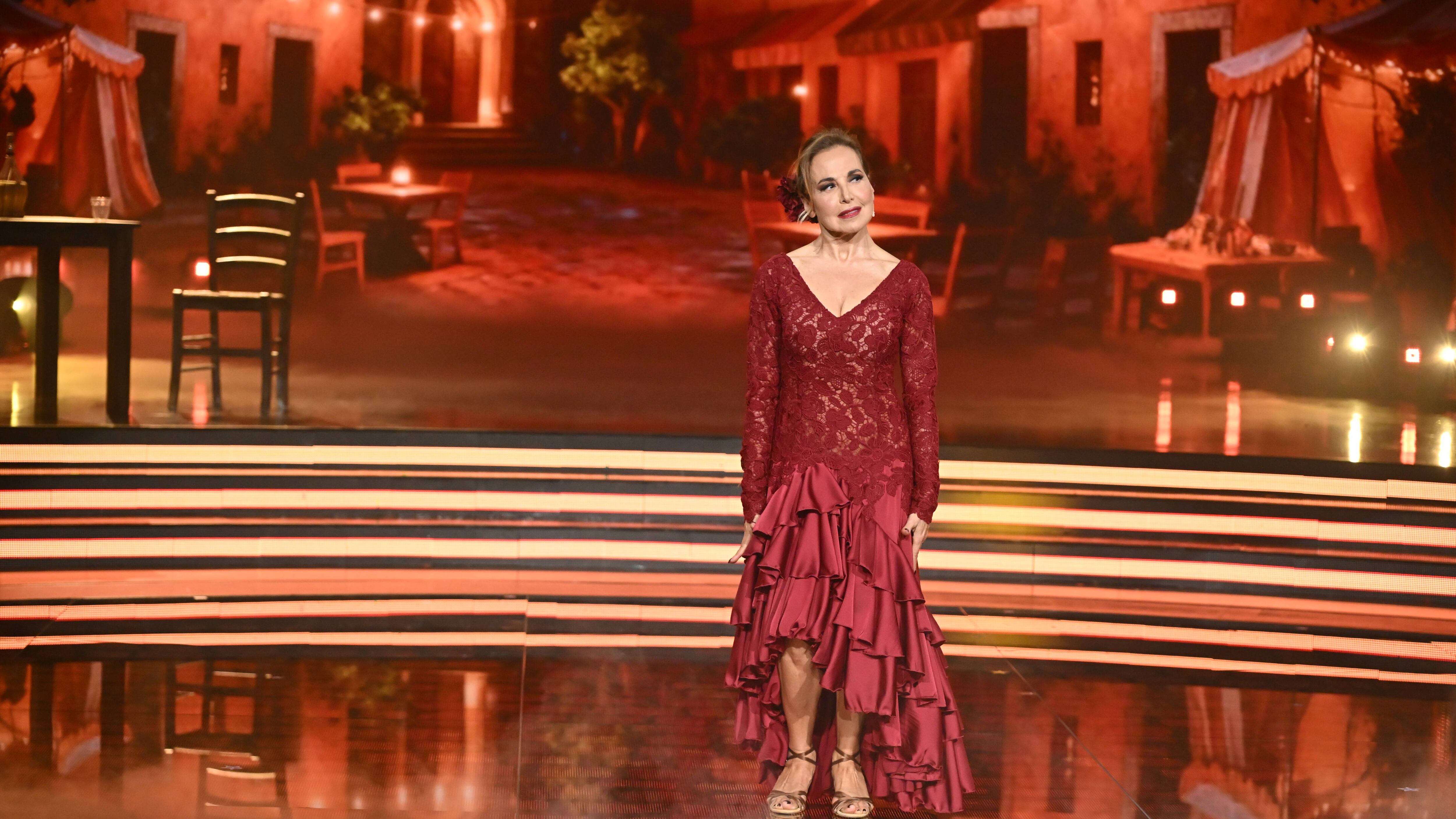 Barbara d'Urso fa causa a Mediaset: "Ingerenze e diritti non pagati". L'azienda: "Compensi per 35 milioni"