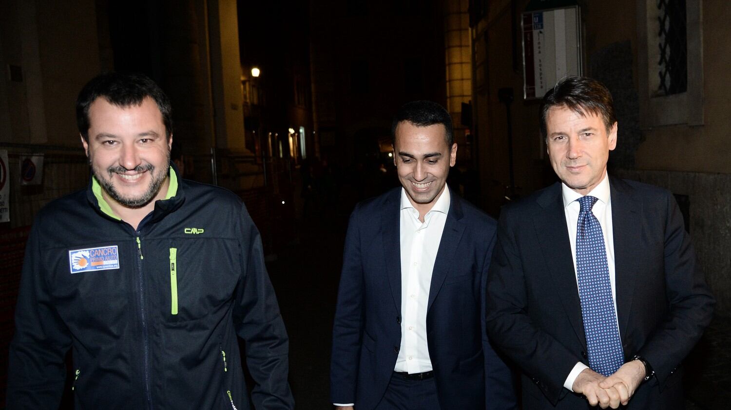 "Il deficit scenderà al 2,04%" Ma Conte tratta su due fronti