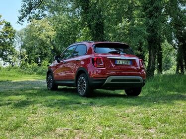 Fiat 500X Red Hybrid, guarda la gallery 10