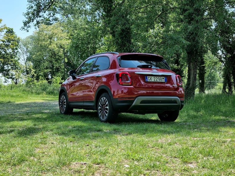 Fiat 500X Red Hybrid, guarda la gallery 10
