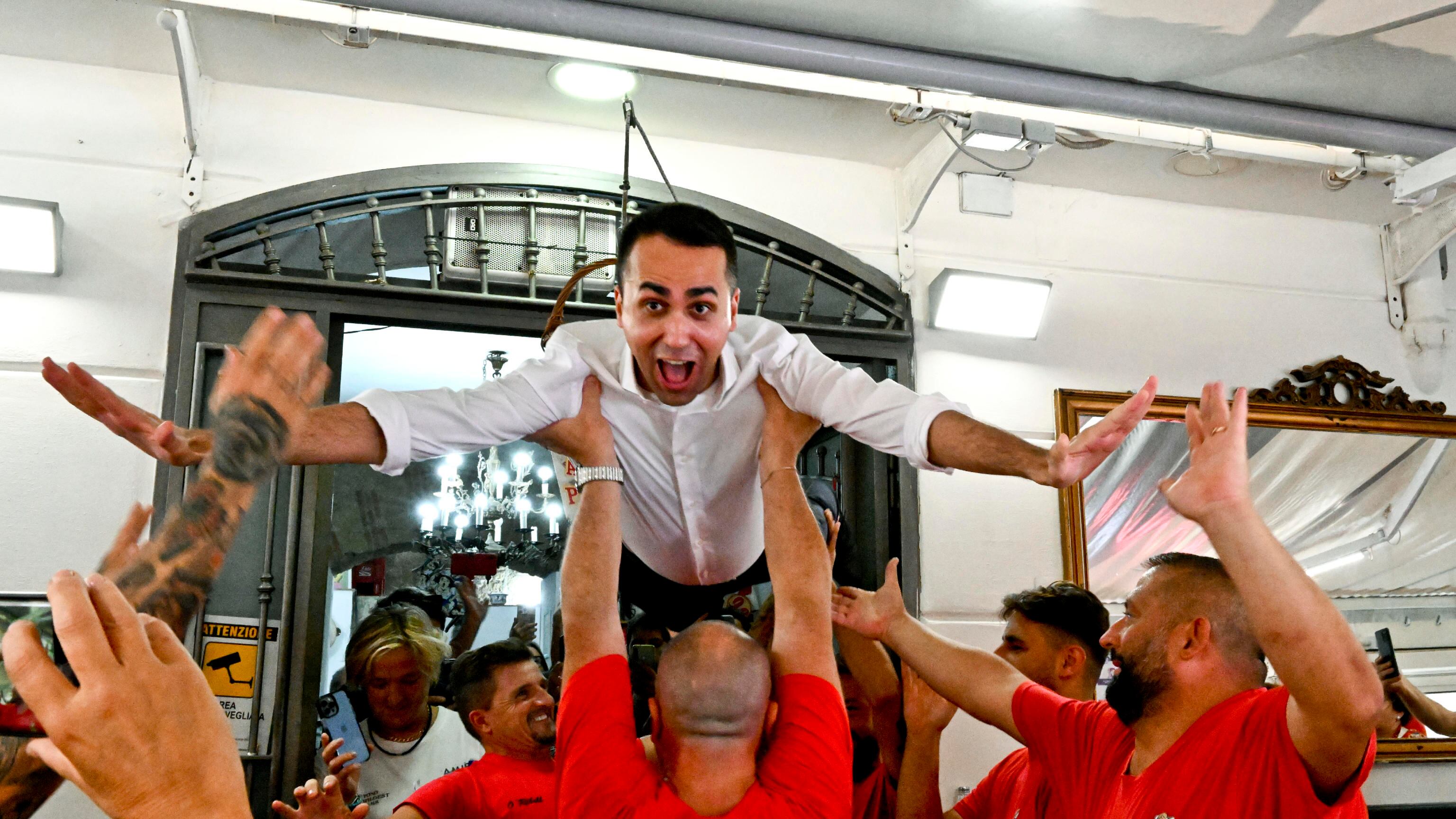 Di Maio verso il Golfo Persico: ecco lo stipendio e i benefit diplomatici