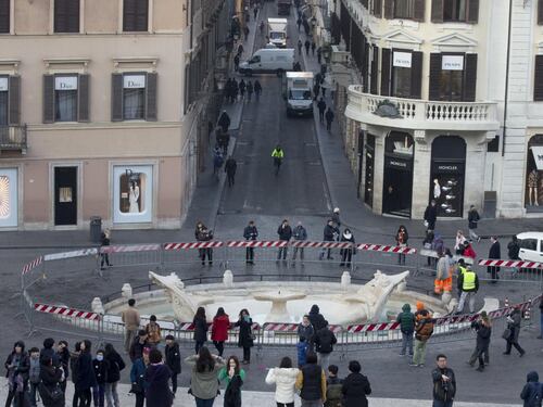 Roma devastata dai tifosi. "Ecco perché la colpa è del sindaco Marino"