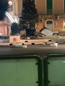 Gravina in Puglia, bomba sotto l'albero di Natale in piazza 1