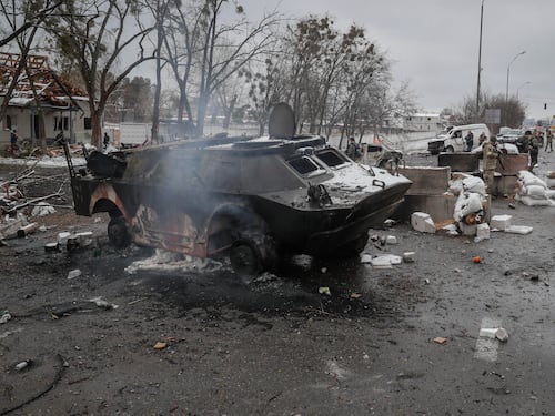 Colloqui in bilico. Kiev: "Prima lo stop alle bombe"