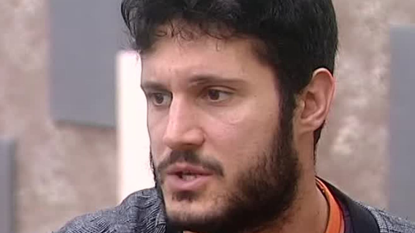 GF14, Simone Nicastri: "Rebecca De Pasquale 50 donne in una"