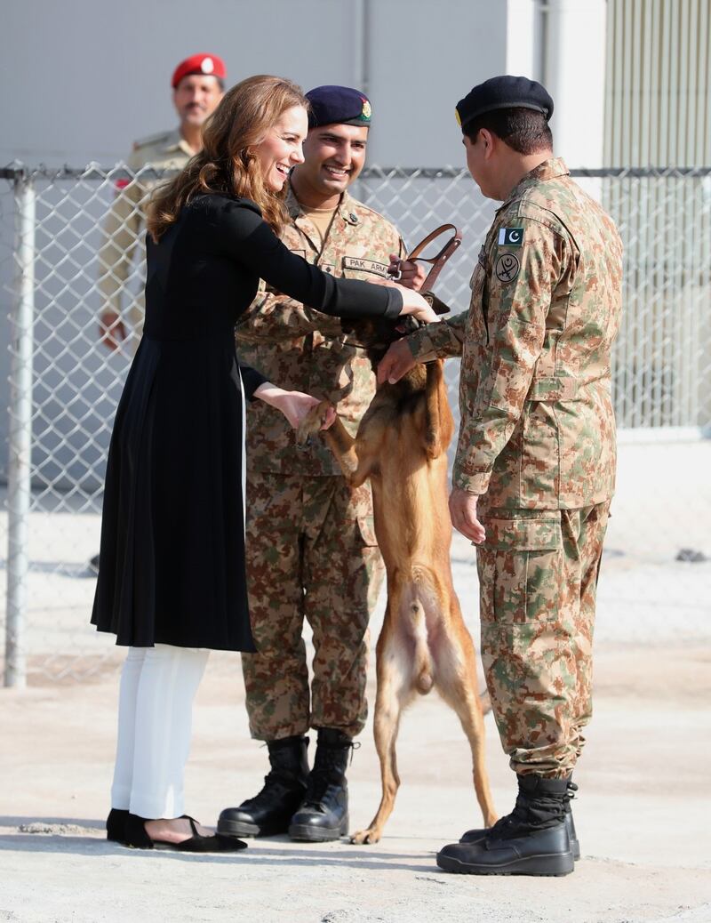 William e Kate al Centro di Addestramento per cani anti-mine 7