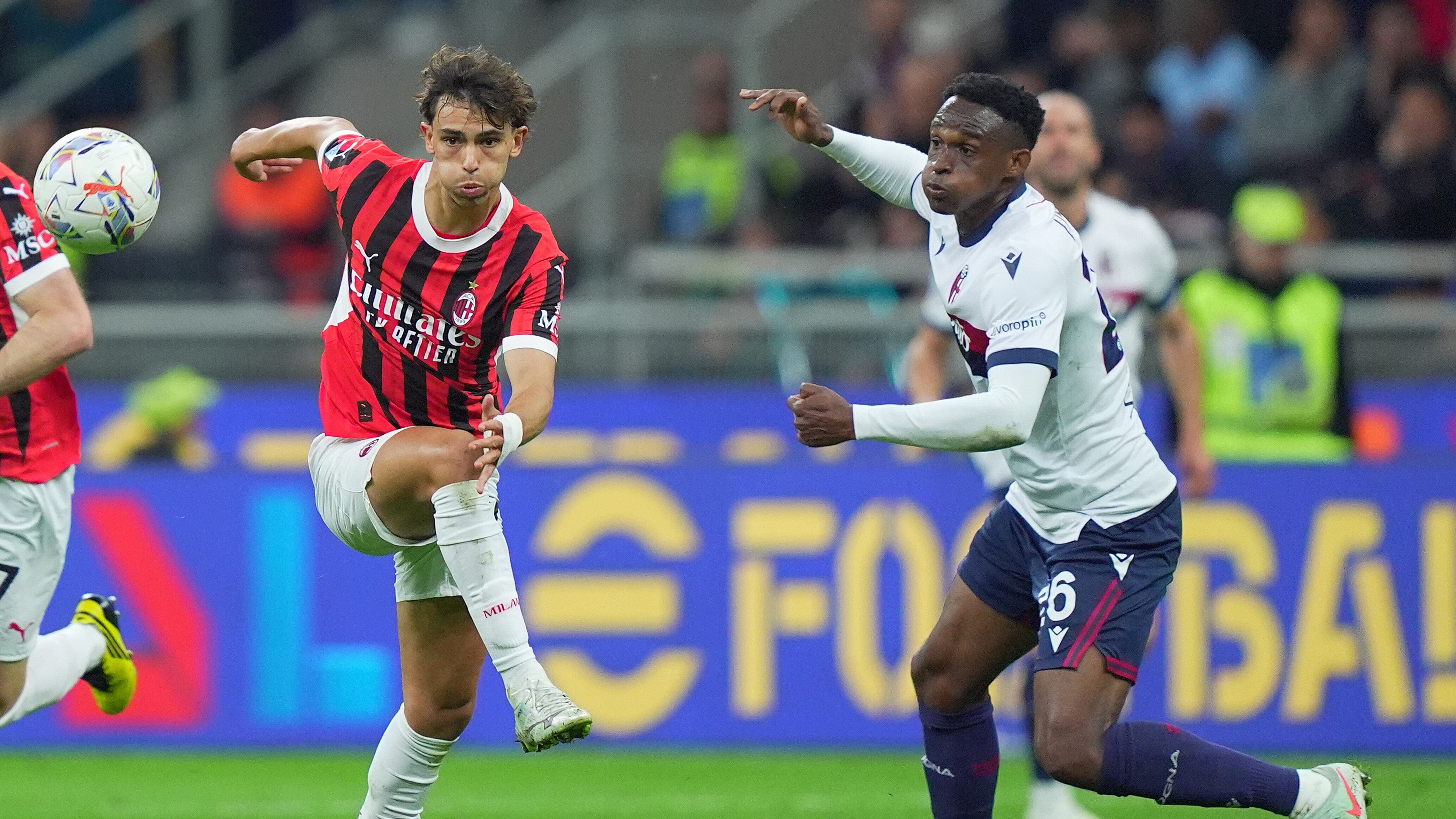 Il Milan ribalta il Bologna con Chukwueze e Gimenez. E ora sogna la Coppa Italia