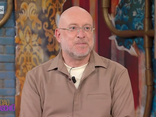 Mario Biondi a Ciao Maschio: “Pizza e mandolino? Non mi pento, noi non siamo più quello”. E punta a Sanremo 2027: “Voglio presentare una canzone”