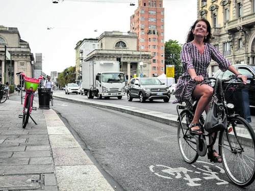 Milanesi gli italiani che camminano di più. E anche quelli che amano di più la bici