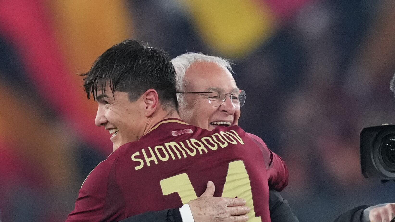 Roma, col Verona basta il gol-lampo di Shomurodov: 17 gare senza ko