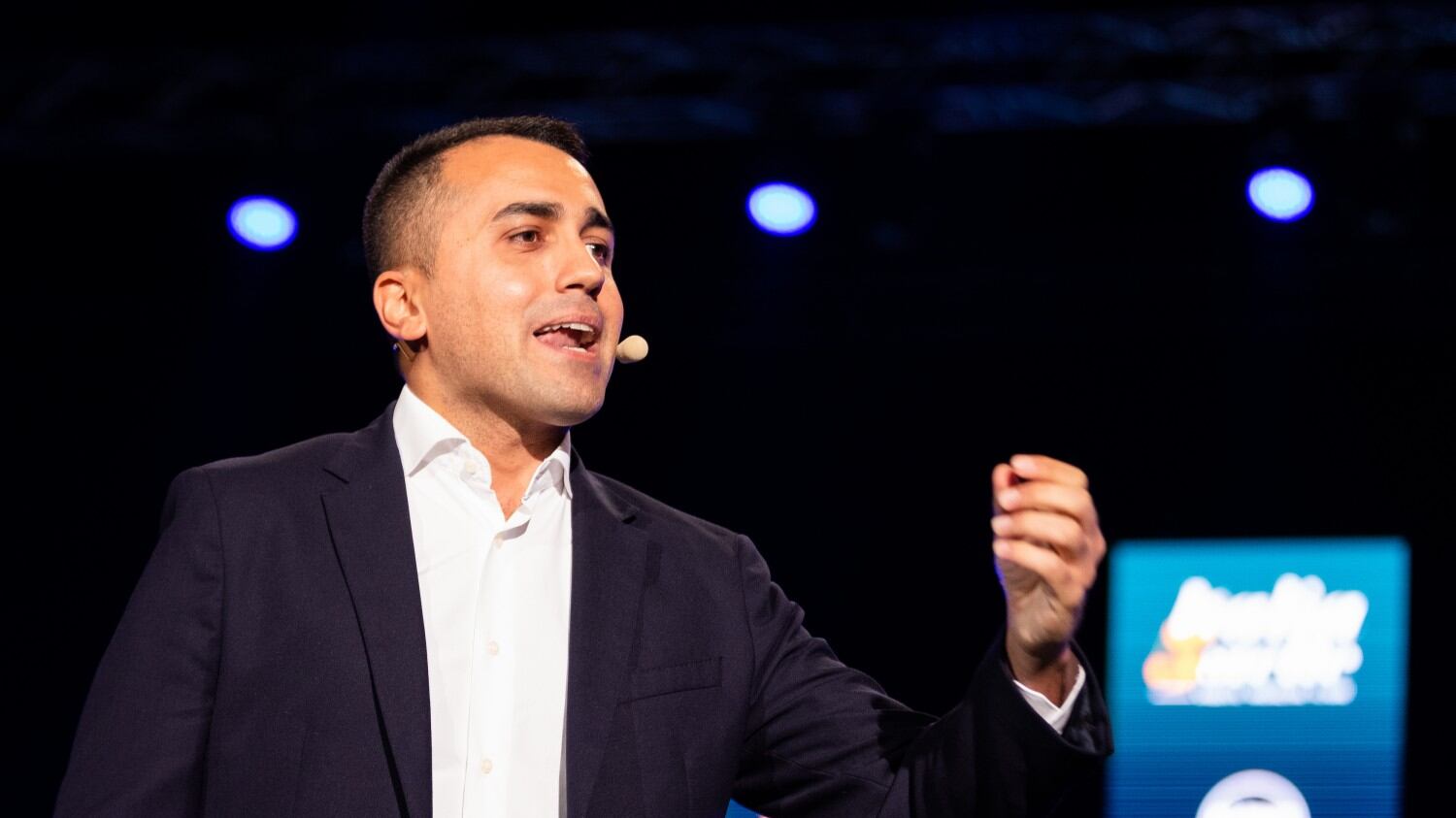 La grande fuga dalle urne per salvare il posto a Di Maio