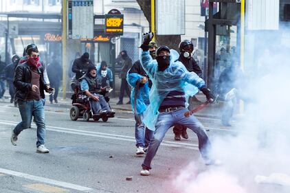 Scontri e cariche a Roma 8